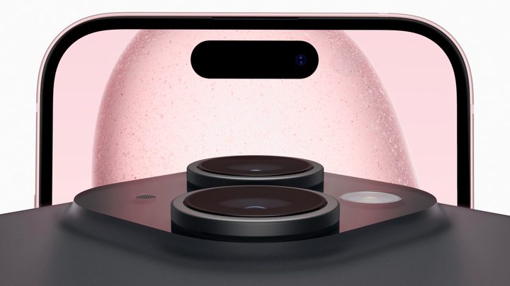 Dynamic Island on the iPhone 15.