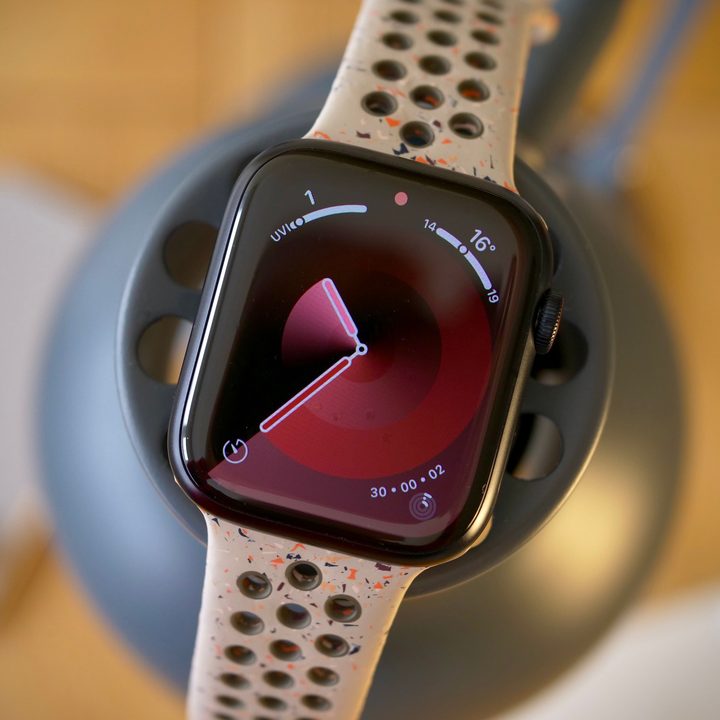The Palette watch face on the Apple Watch Series 9.