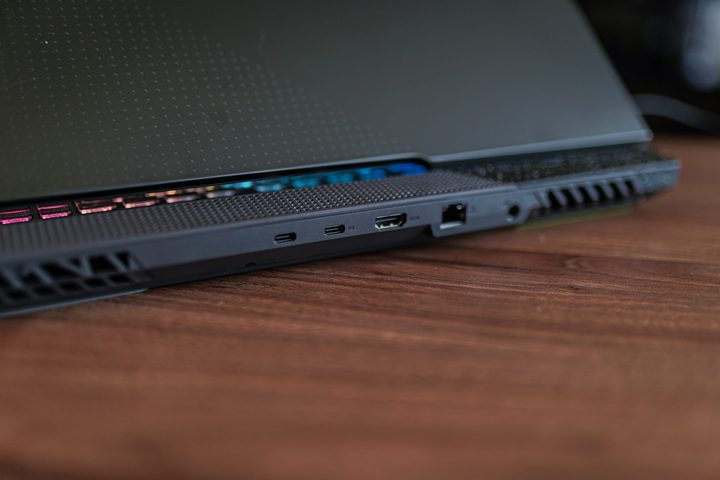 Ports on the Asus ROG Strix G17.