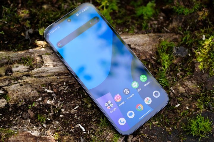 The screen on the Fairphone 5.