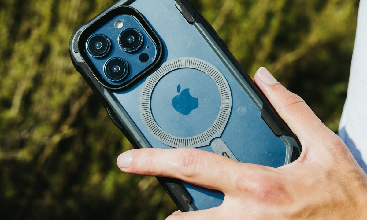 iBlason iPhone 15 Pro case sponsored