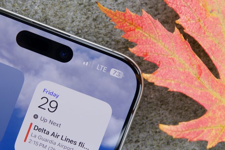 Battery percentage for the iPhone 15 Pro Max.