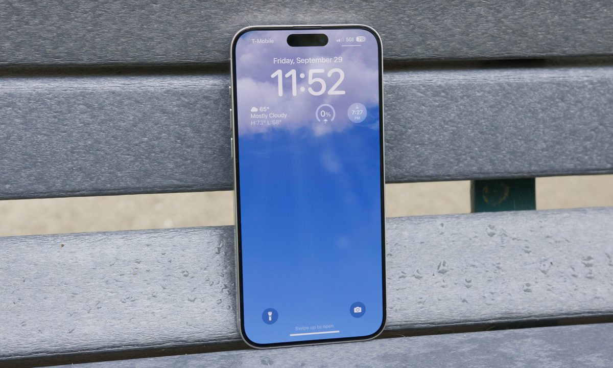 Lock Screen on the iPhone 15 Pro Max.