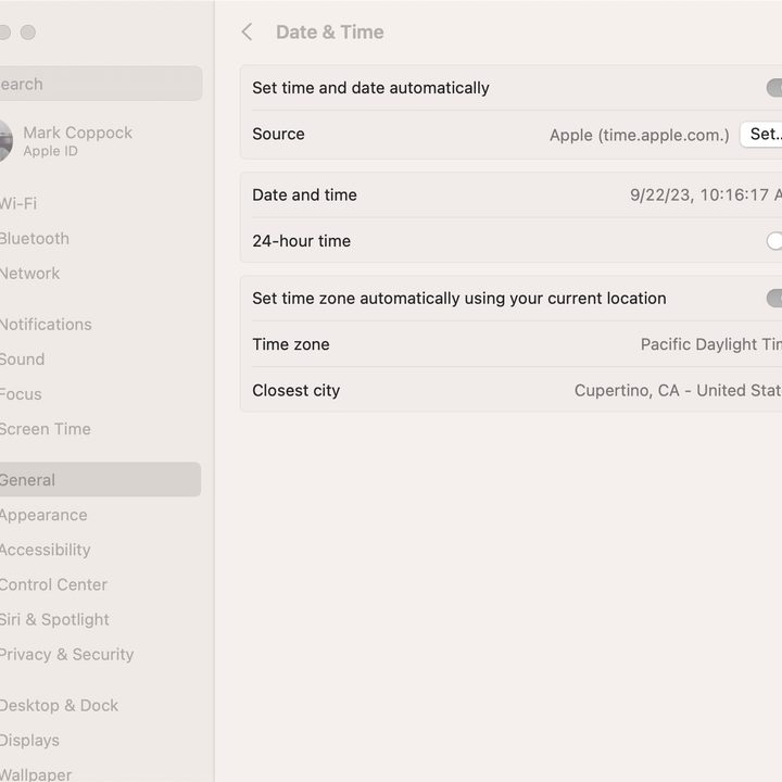 MacOS screenshot showing date and time settings.