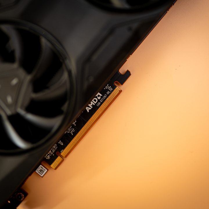 AMD logo on the RX 7800 XT graphics card.