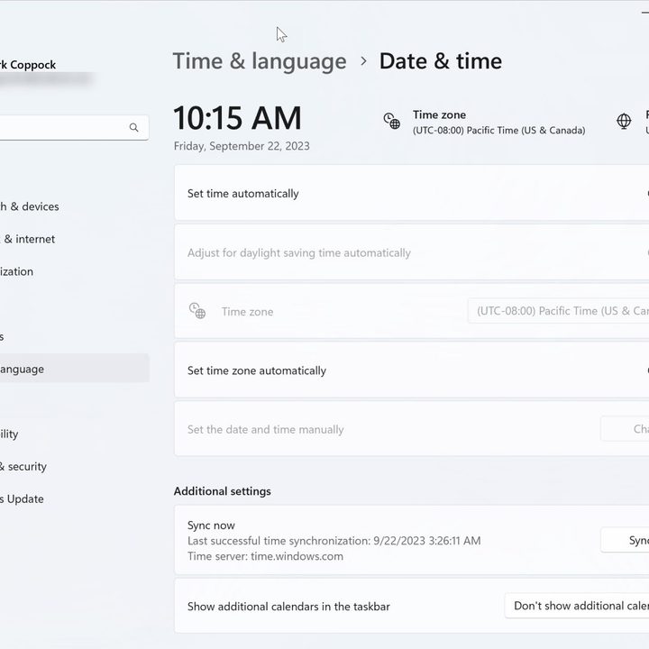 Windows 11 screenshot showing date and time settings.