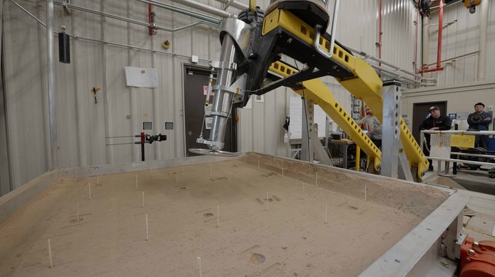 A test bed for a future Mars lander looks like a sandbox.