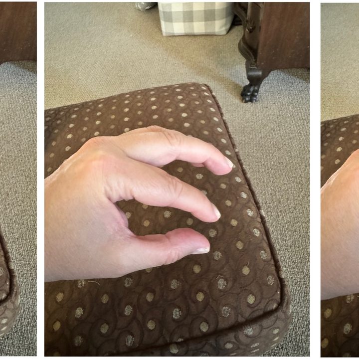 showing the movement of fingers with Apple Double Tab.