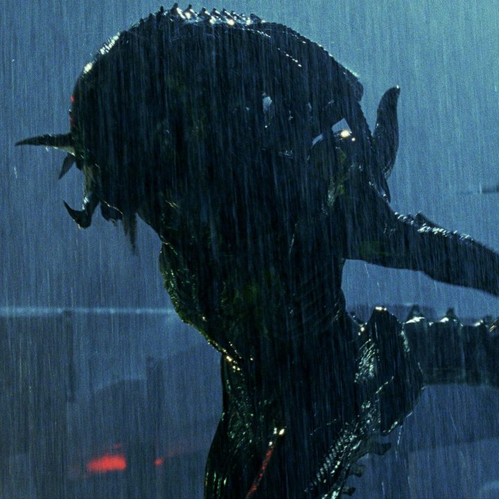 A Predalien squares up against a Predator in Aliens vs Predator: Requiem