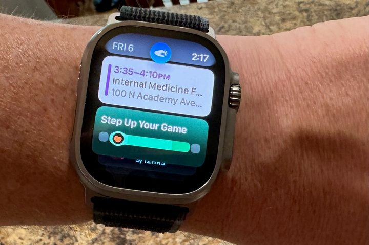 An Apple Watch Ultra 2 showing the Double Tab icon in Smart Stack.