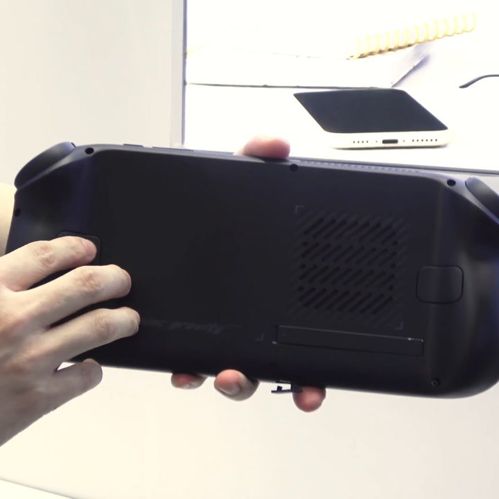 Emdoor's gaming handheld seen from the back.