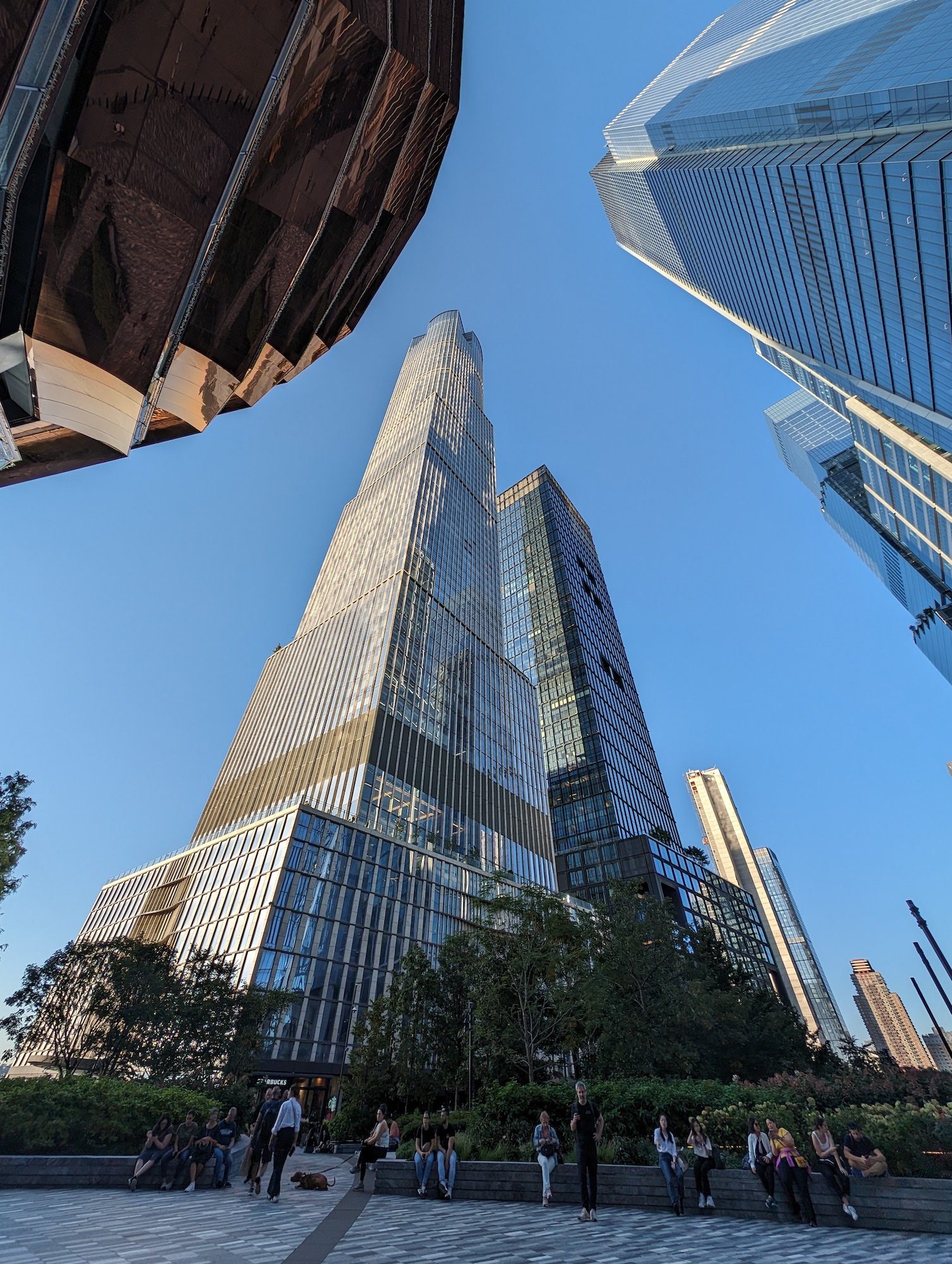 Photo of a tall building in NYC taken with the Google Pixel 8 Pro.