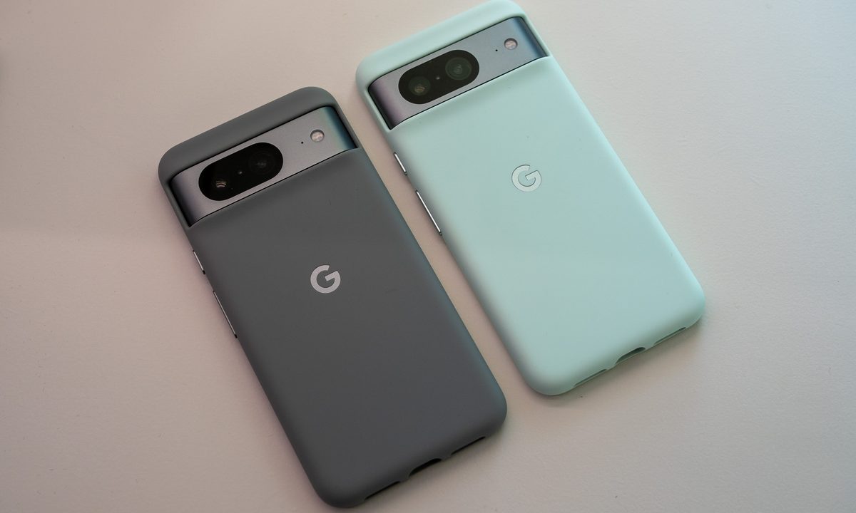 Google Pixel 8 in two different case colors.