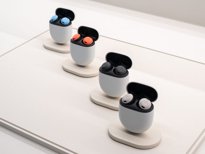 Google Pixel Buds Pro headphones in 4 colors.