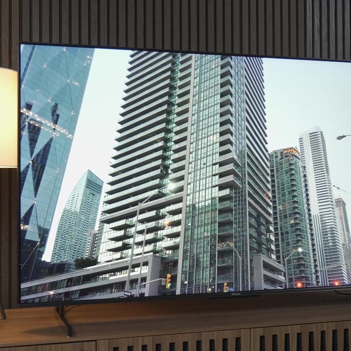 An urban landscape shown on a Hisense U7K.