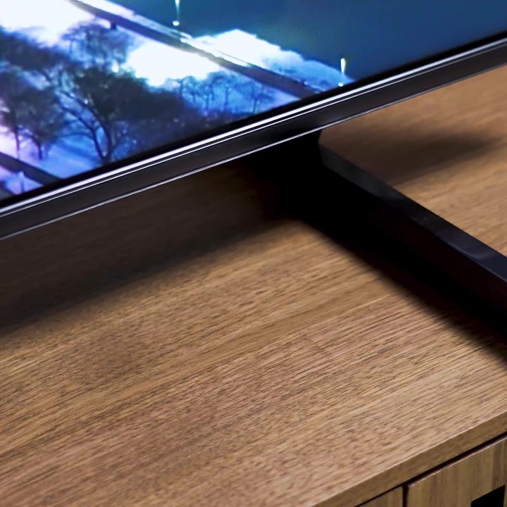 The stand of a Hisense U7K.