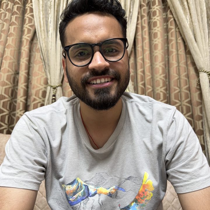 Person clicked on iPhone 15 Pro 1x (24mm).