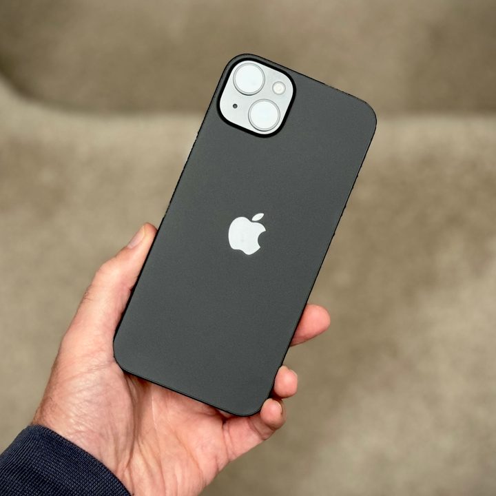 A person holding the Apple iPhone 15 Plus.