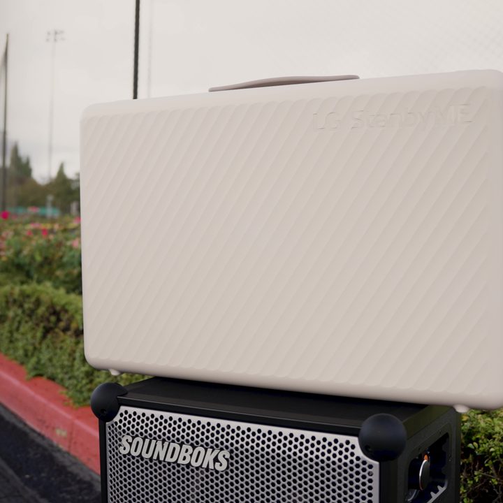 The external case of the LG StanbyMe Go.