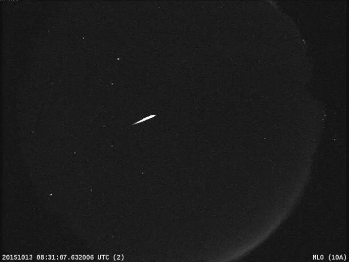 Orionid meteors appear every year when Earth travels through an area of space littered with debris from Halley’s Comet.