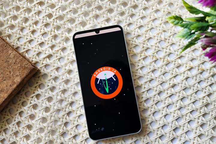 Android 14 easter egg on Samsung Galaxy A34 running One UI 6 beta.