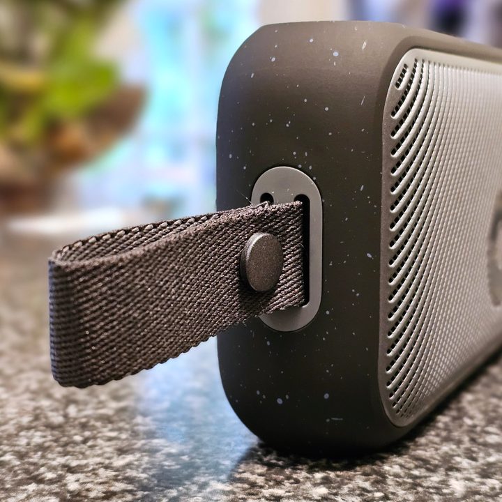Soundcore Motion 300 integrated and removable strap.