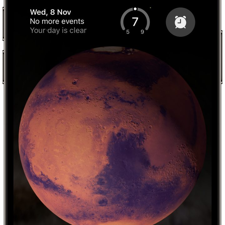 The iPhone 15's lock screen.