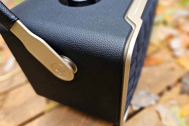 JBL Authentics 300 top left corner.