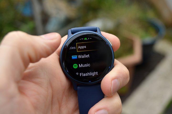 The app list on the Garmin Vivoactive 5.