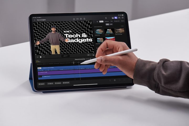 A person uses the Apple Pencil's hover feature on an iPad running Final Cut Pro.