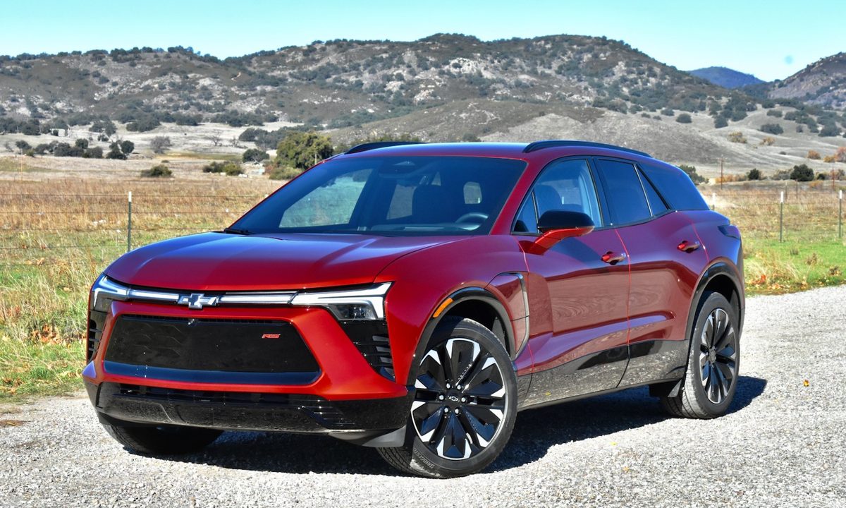 Front three quarter view of a 2024 Chevrolet Blazer EV RS.