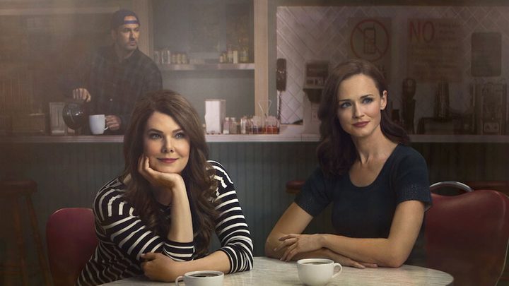 Lauren Graham and Alexis Bledel in Gilmore Girls: A Year in the Life.