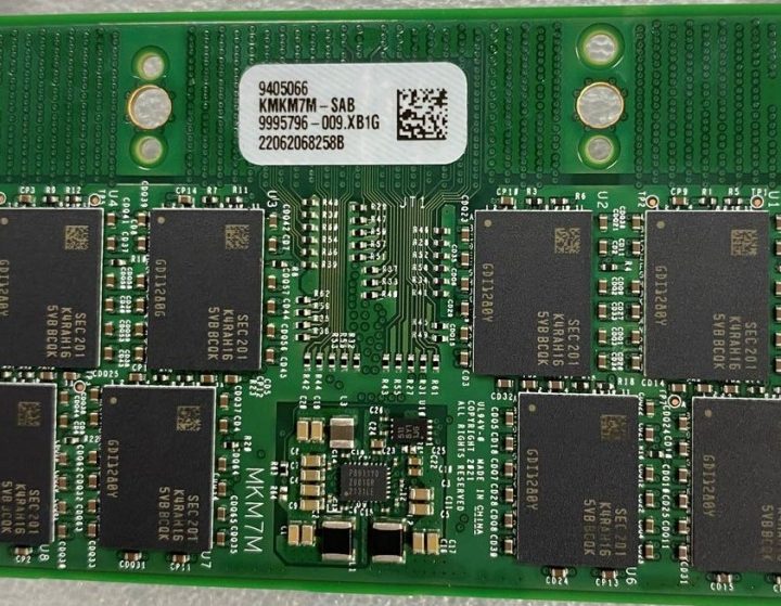 Dell's CAMM laptop RAM module.