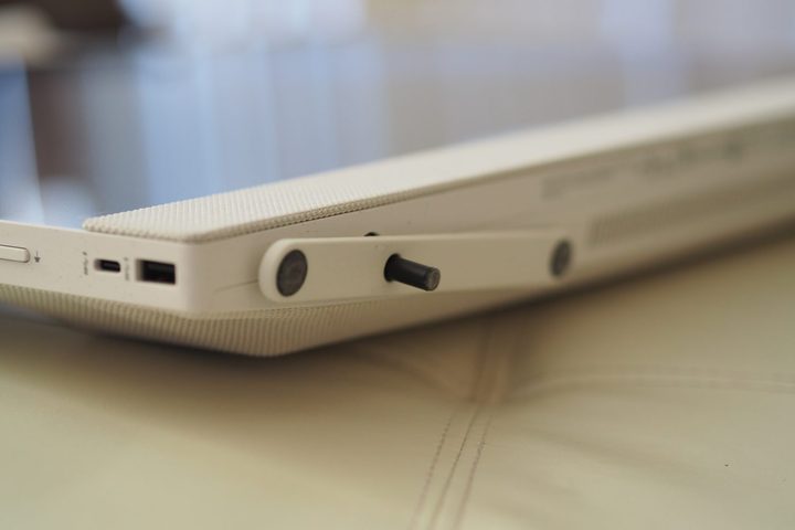 HP Envy Move bottom view showing feet.