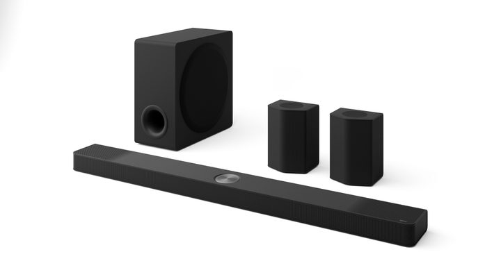 The LG S95TR soundbar.