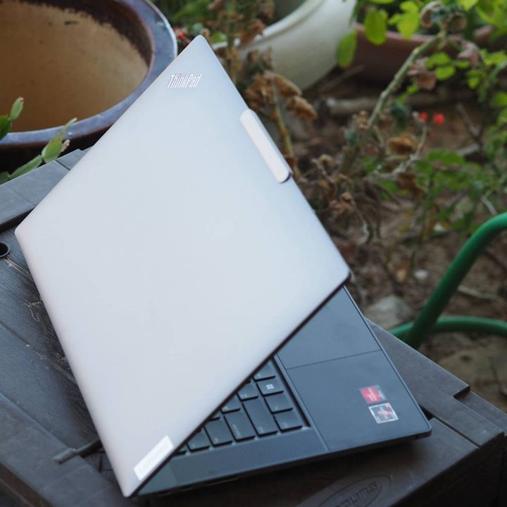 The lid of the ThinkPad Z16 Gen 2.