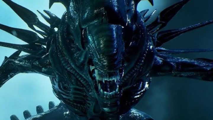 A xenomorph prepares to strike in Alien: Covenant.