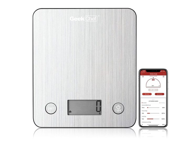 The Geek Chef Smart Digital Scale with its companion app.