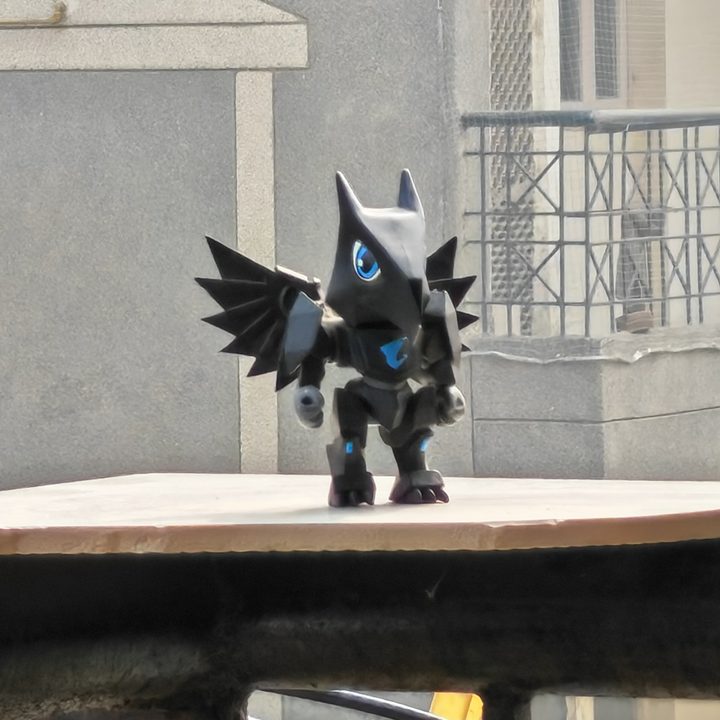 Figurine captured in 10x zoom on the Honor Magic V2.