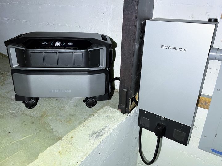 The EcoFlow Delta Pro Ultra is wired intot he Smart Home Panel 2, which is wired into a circuit breaker.