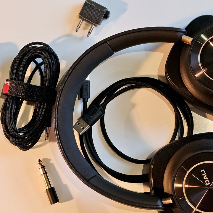 Dali IO-12 and included accessories.