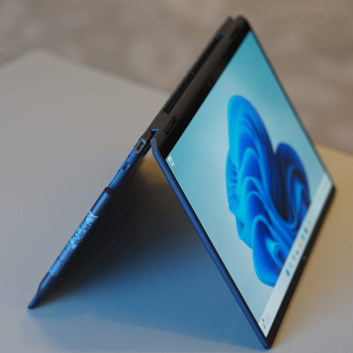 HP Spectre x360 15 2023 tent view.