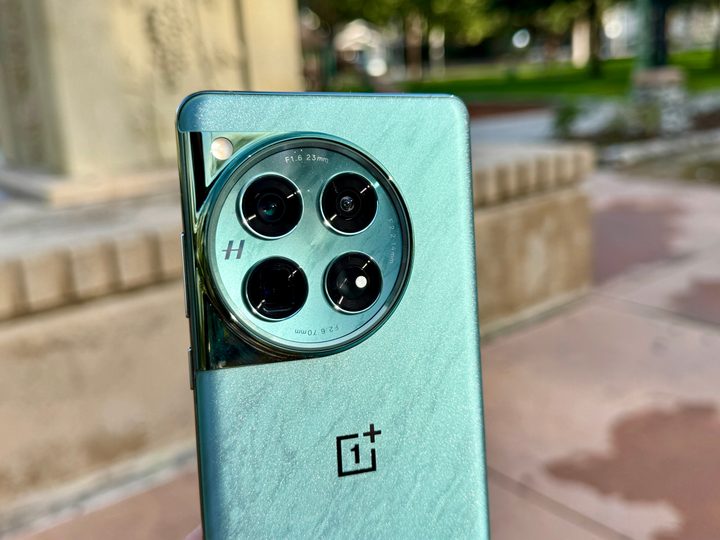 OnePlus 12 Flowy Emerald showing off the back glass.