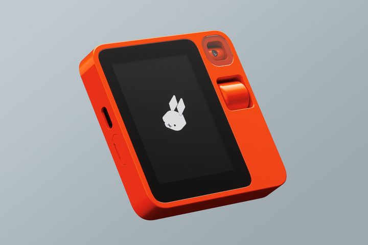 Photo of the Rabbit R1.