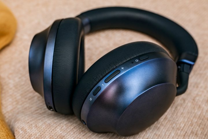 Raycon Everyday Headphones Pro.
