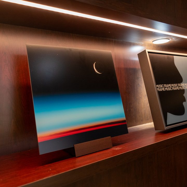 The Samsung Music Frame speaker.