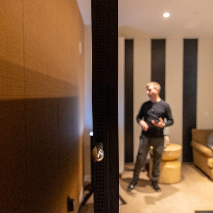 The side of the 115-inch TCL QM89 television.
