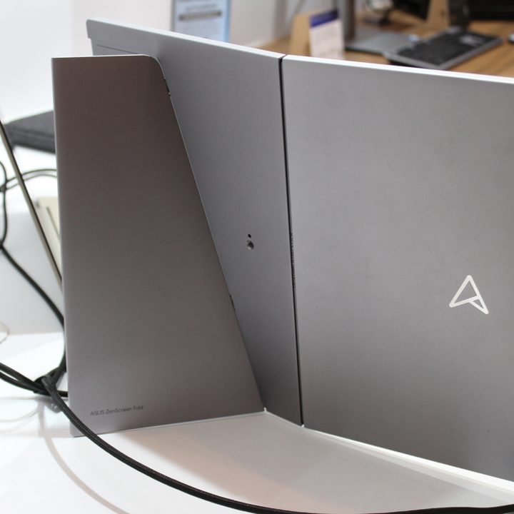 The back of the ZenScreen Fold.