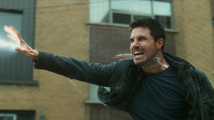 Robbie Amell uses super powers in Code 8: Part II.