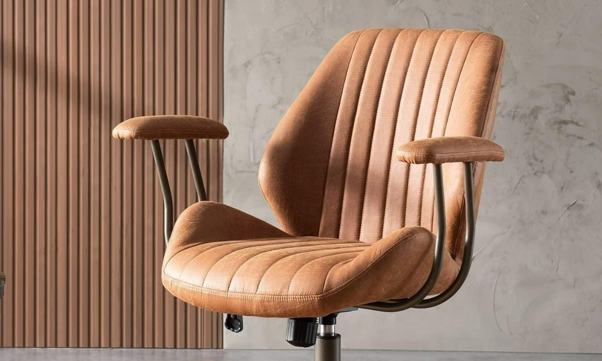 The Ovios chair in an office.